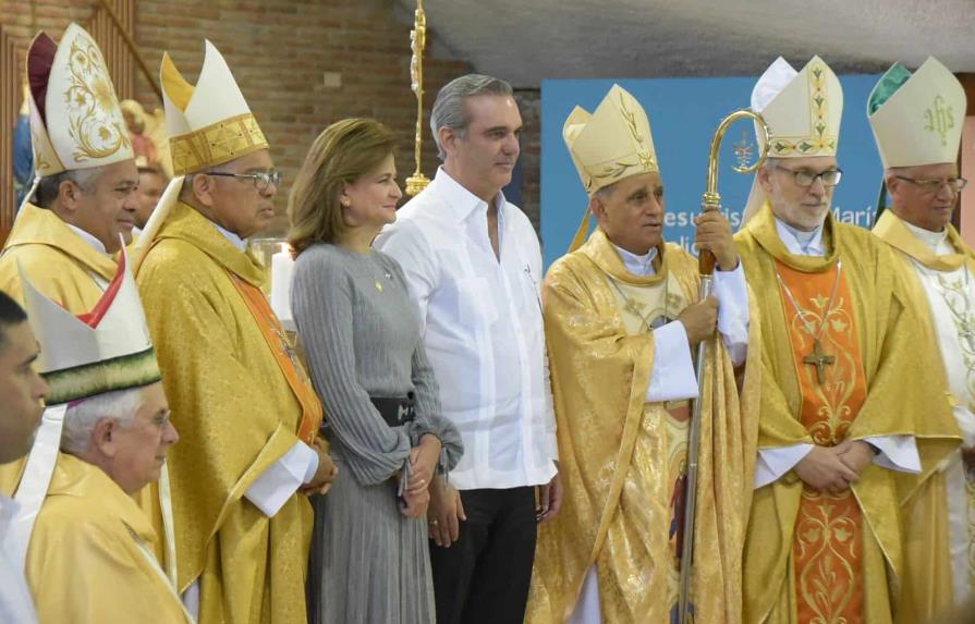 Presidente Abinader asiste a Eucaristía por 60 aniversario de la PUCMMA